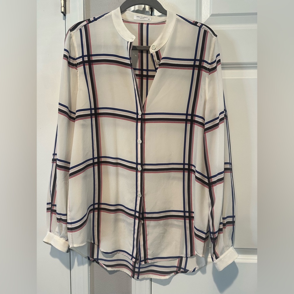 Equipment Femme 100% Silk Blouse. Size small.